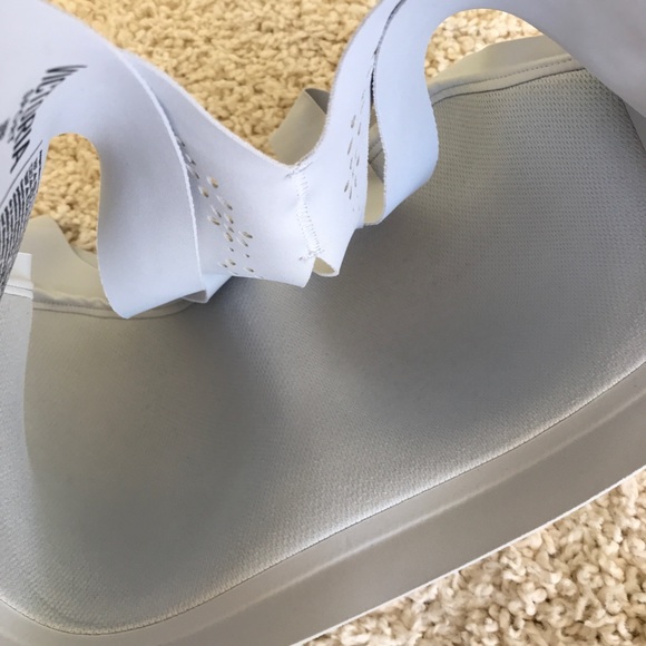 SOLD❌Victoria Secret Sport Angel Max Sports Bra - Picture 6 of 6